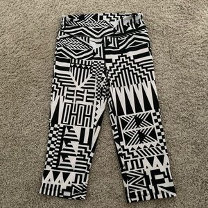 #0/54 city streets women’s capri leggings, size S